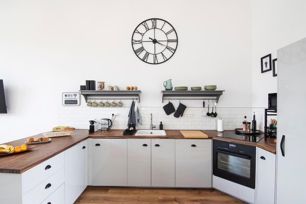 Treize Maison 3 Bed House In Centre Of Saint Severin 외부 사진