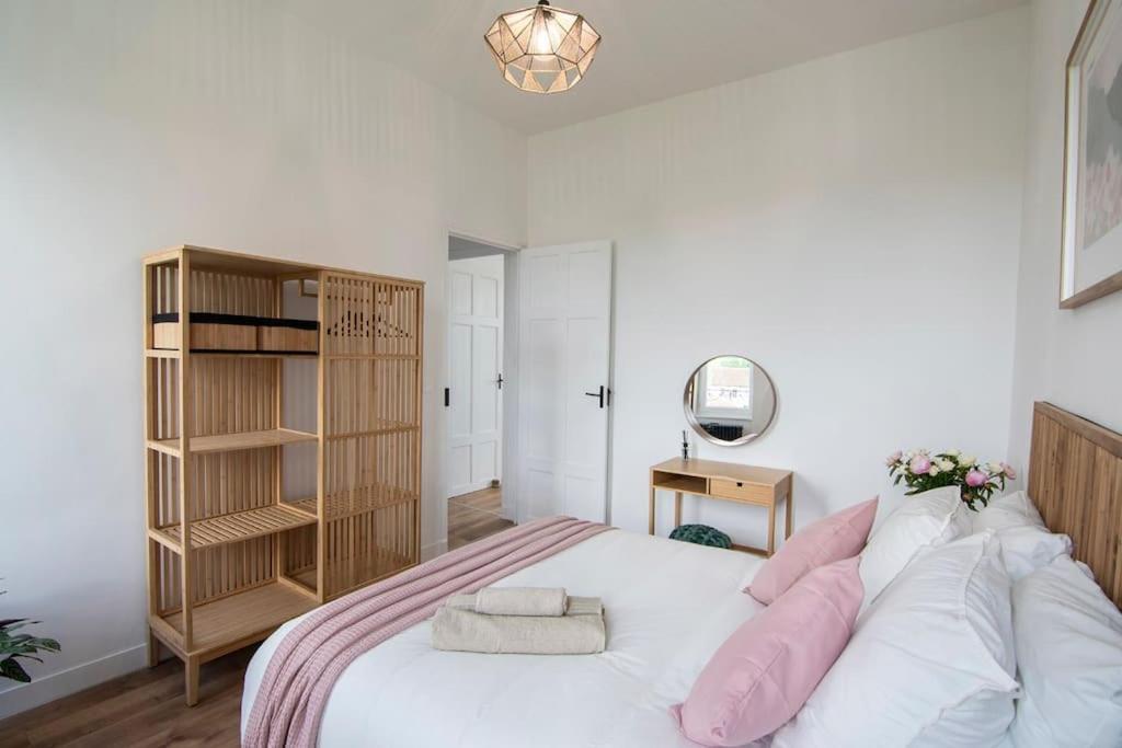 Treize Maison 3 Bed House In Centre Of Saint Severin 외부 사진